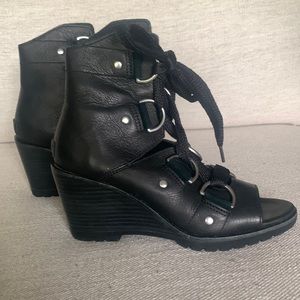 SOREL AFTER HOURS BLACK WEDGE LACE UP SANDALS